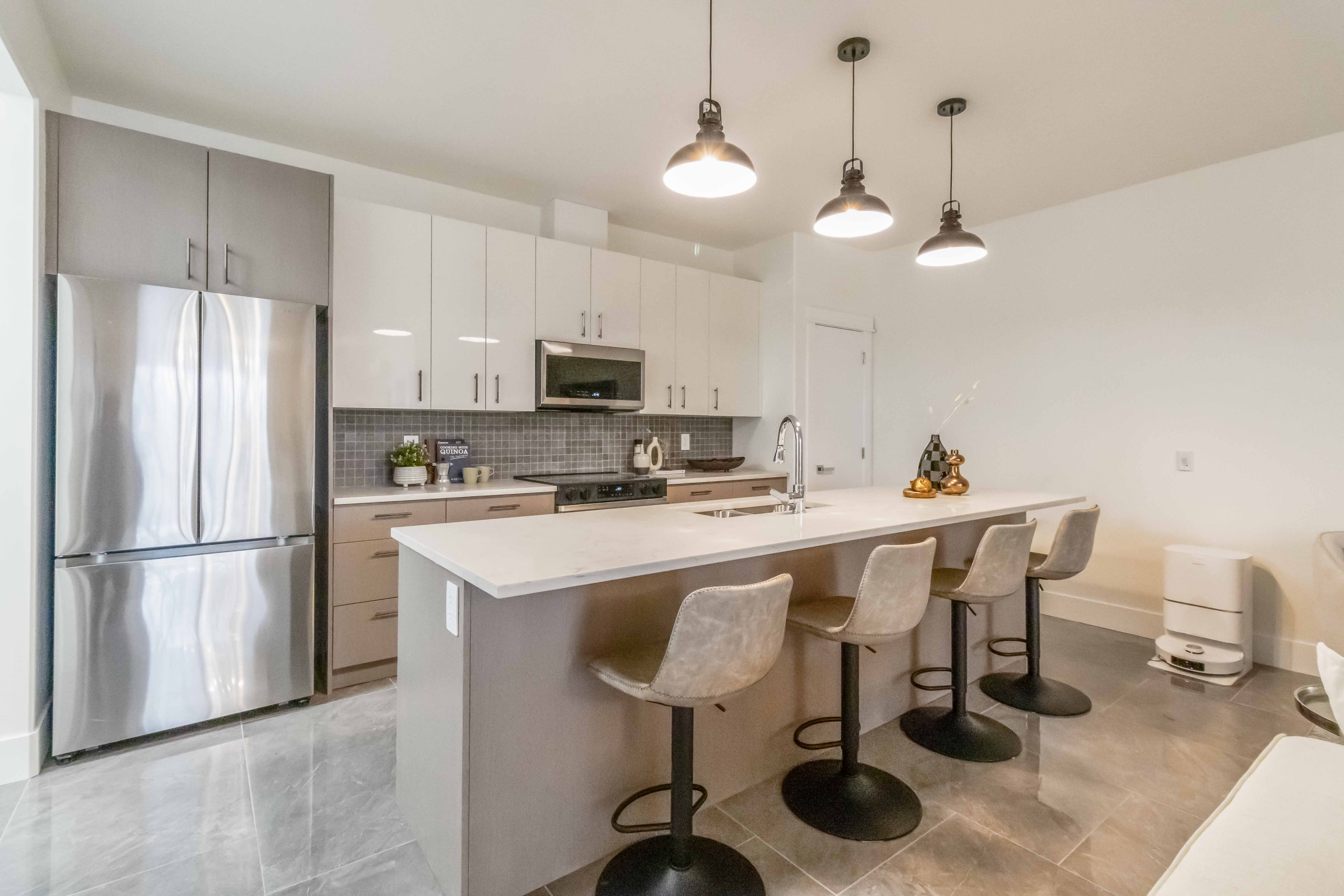 1414 Main Street - 202